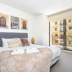 https://404-big-beautiful-one-bed-sleeps-4-balcony-lift.hotelsperth.org
